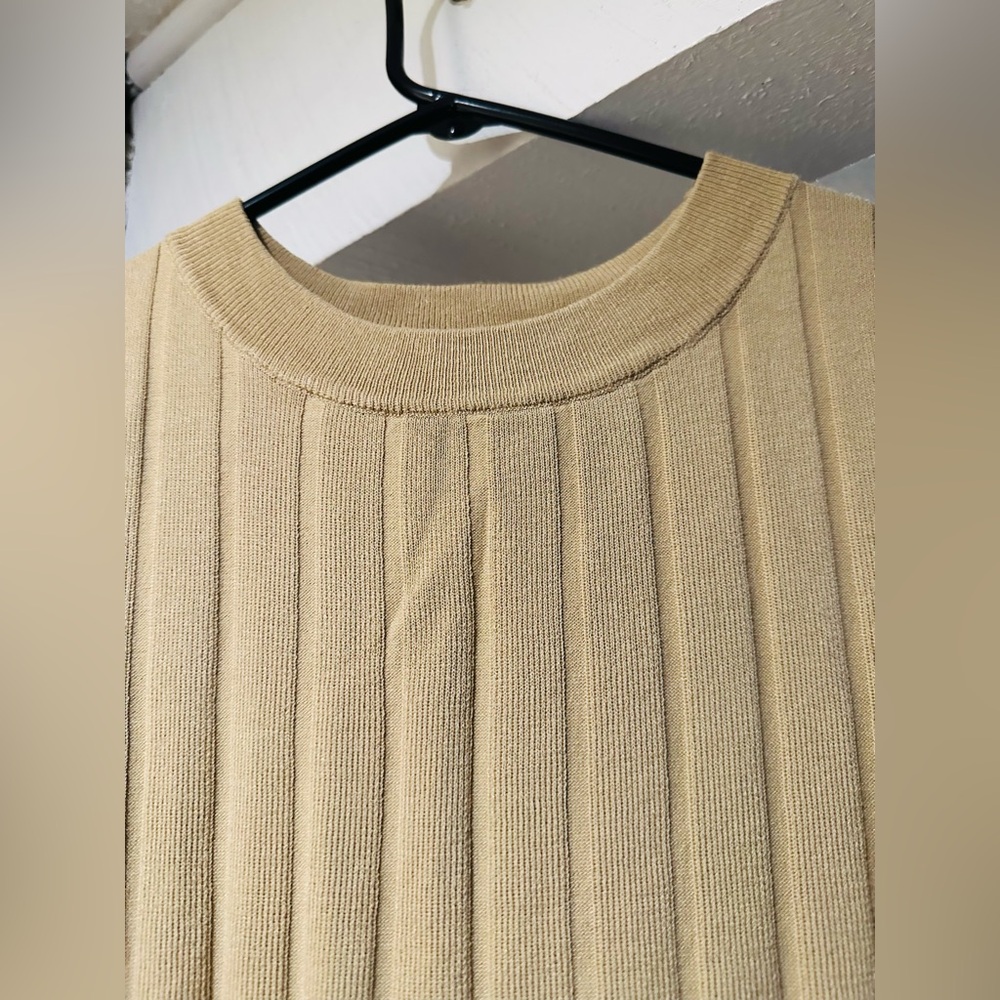 Fine Line Ribbed Midi/Maxi H&M Dress. Size M. Excellent condition. - Picture 9 of 12